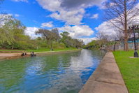 Grandma's River Haus RRC A108 Condo Accommodation Dallas