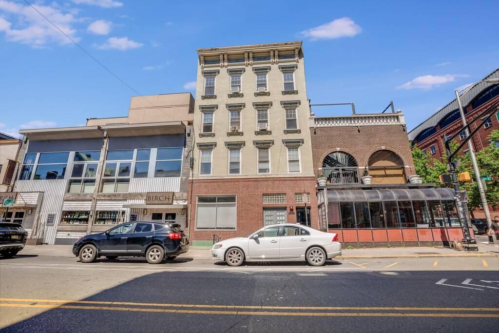 Great Location 1BR Next To Path - 10min To NYC - thumb 2