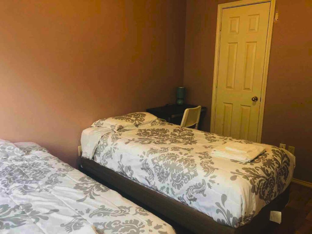 Guest Room In N Dallas - thumb 1