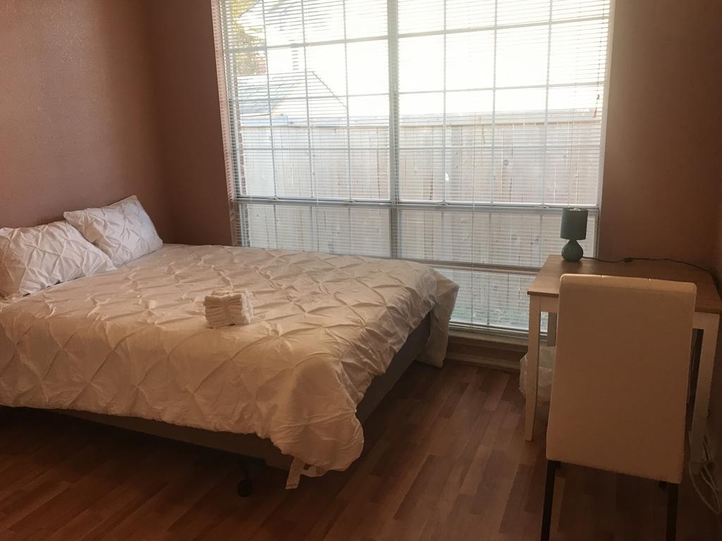 Guest Room In N Dallas - thumb 1