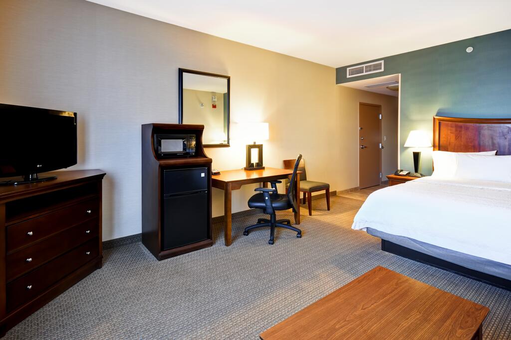 Hampton Inn & Suites Folsom - thumb 0