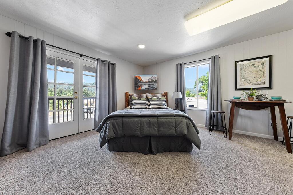 High Sierra Hideout- Yosemite & Bass Lake Getaway - thumb 3