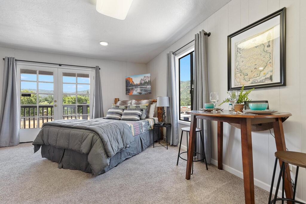 High Sierra Hideout- Yosemite & Bass Lake Getaway - thumb 0