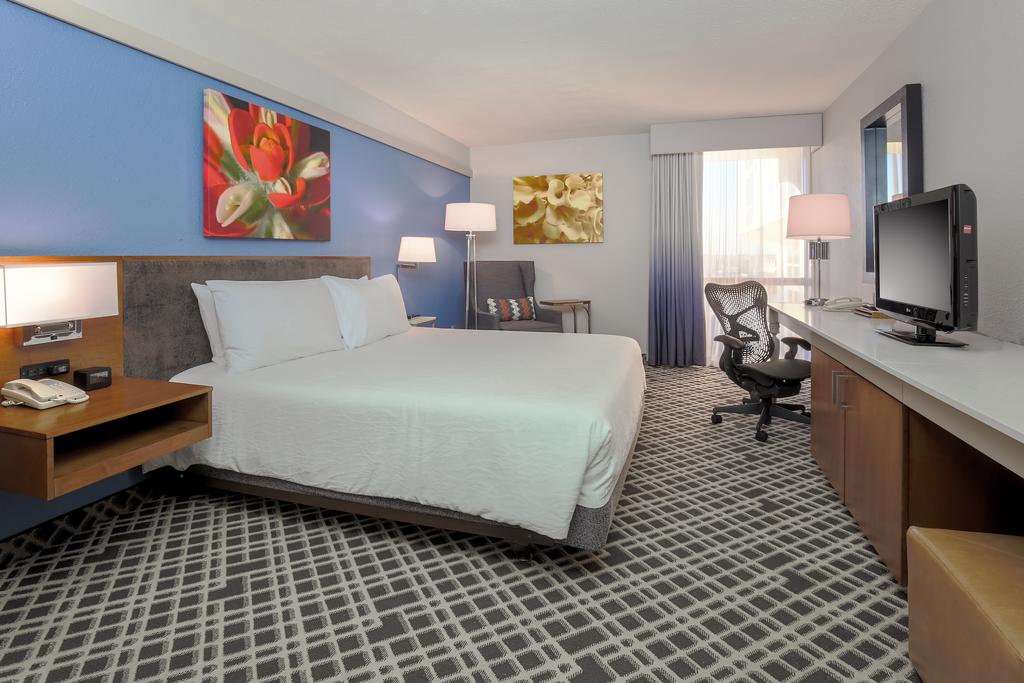 Hilton Garden Inn Dallas/Market Center - thumb 0