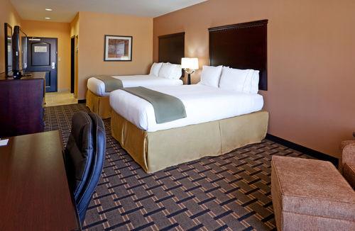 Holiday Inn Express Hotel & Suites Dallas Central Market Center - thumb 1
