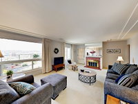 Home with Mission Valley Views Accommodation Dallas