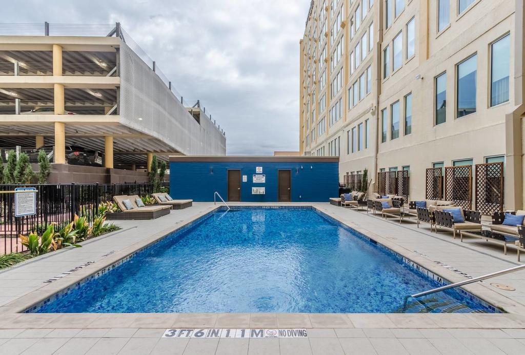 Homey 1BR Unit With Downtown Dallas Views - thumb 1