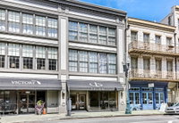 Hosteeva Huge 4-bedroom 2-living room Condo in the Heart of New Orleans Accommodation Dallas