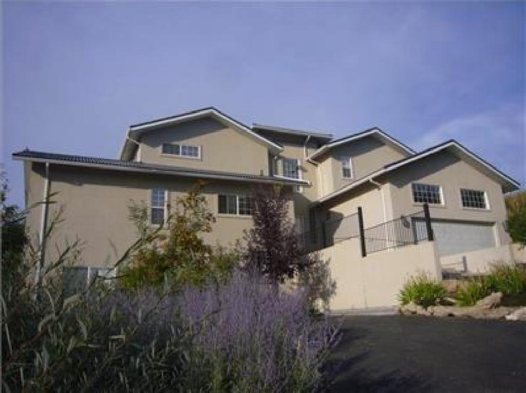 Hummingbird Springs Luxury Home - thumb 1