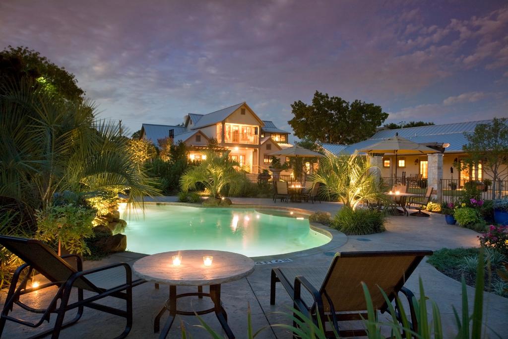 Inn On Lake Granbury - thumb 0