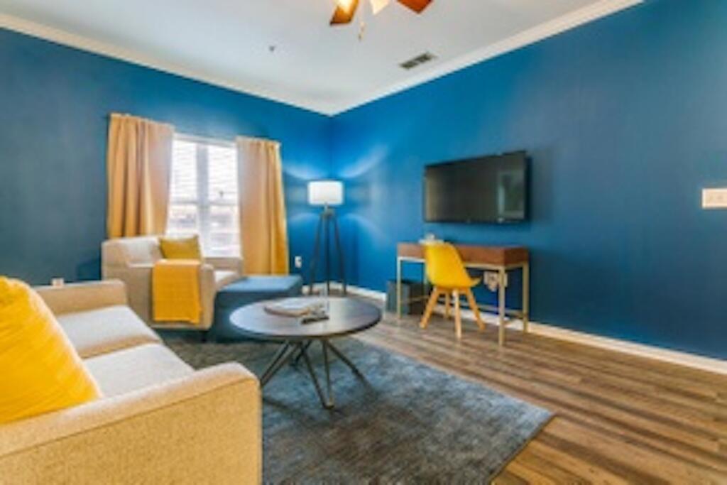 Kasa Dallas West End Apartments - thumb 0