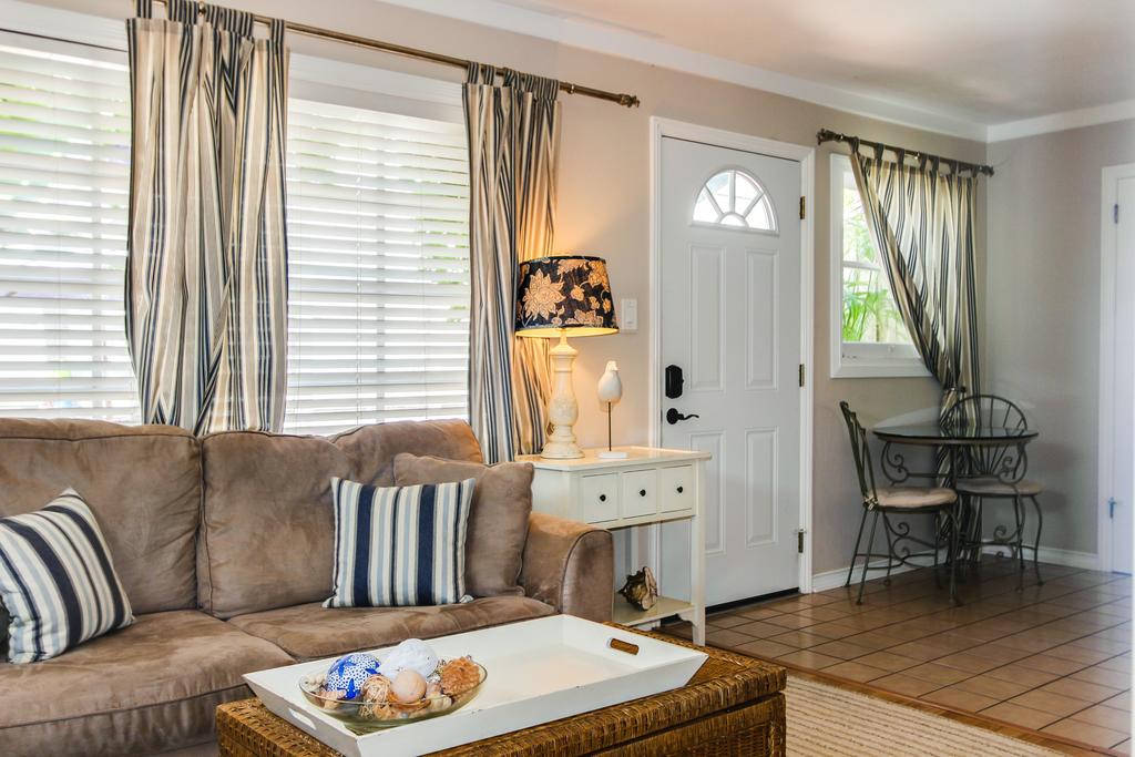 La Jolla Cottage - thumb 3