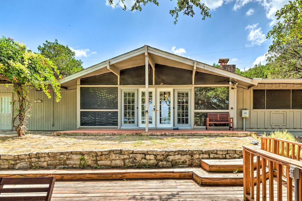 Lago Vista Home With Deck, Fire Pit & Lake Views - thumb 0