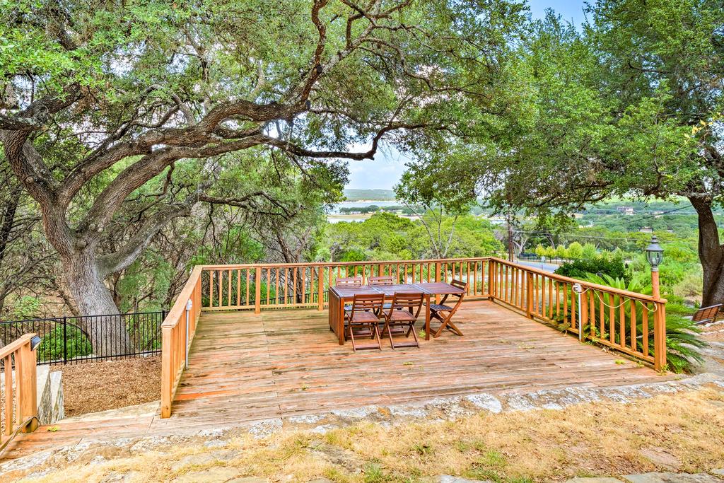 Lago Vista Home With Deck, Fire Pit & Lake Views - thumb 1