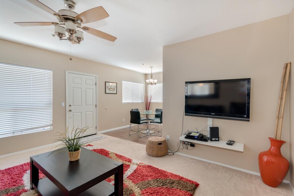 Lake Condo 1 Bedroom, Close To Pool - thumb 3