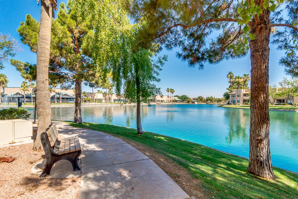 Lake Condo 1 Bedroom, Close To Pool - thumb 1