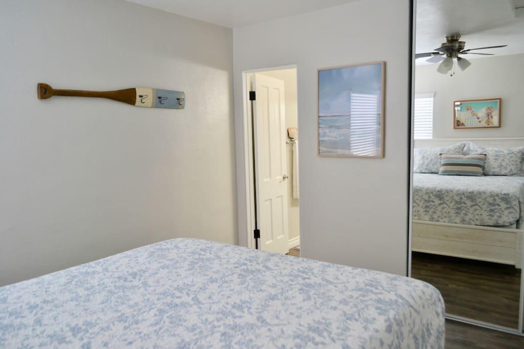 Lovely & Luxurious California Condo 100 Steps To The Sand - thumb 1