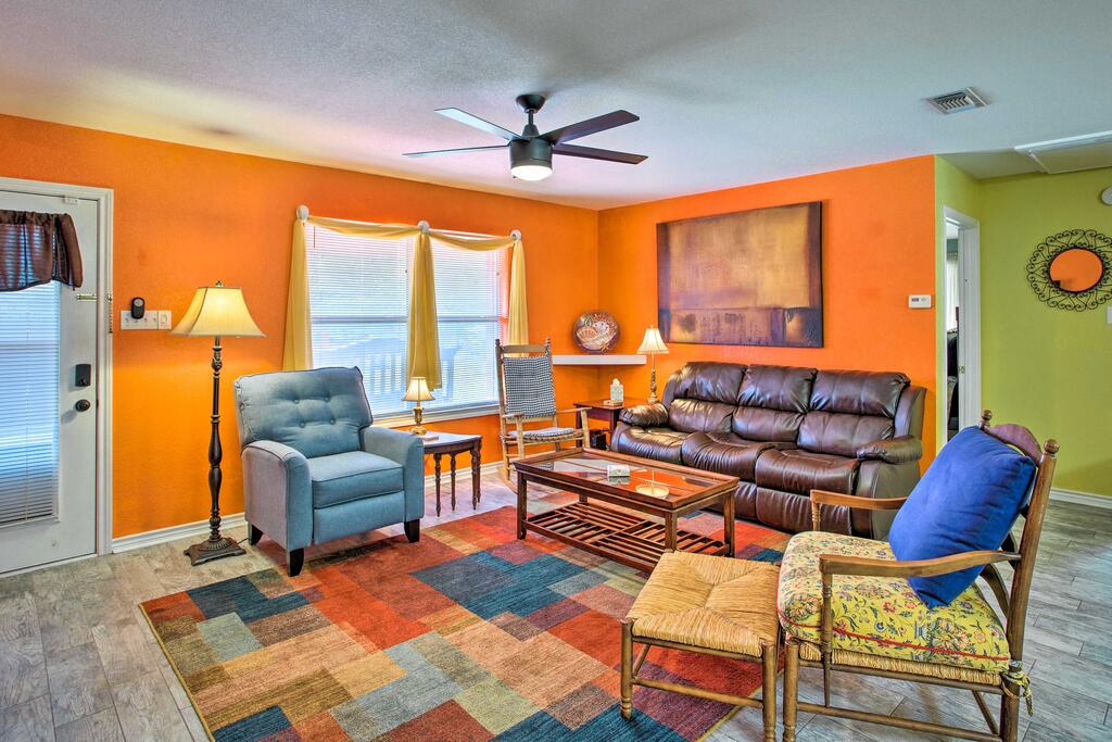 Lovely Lakeside Home With Park & Dock Access! - thumb 3