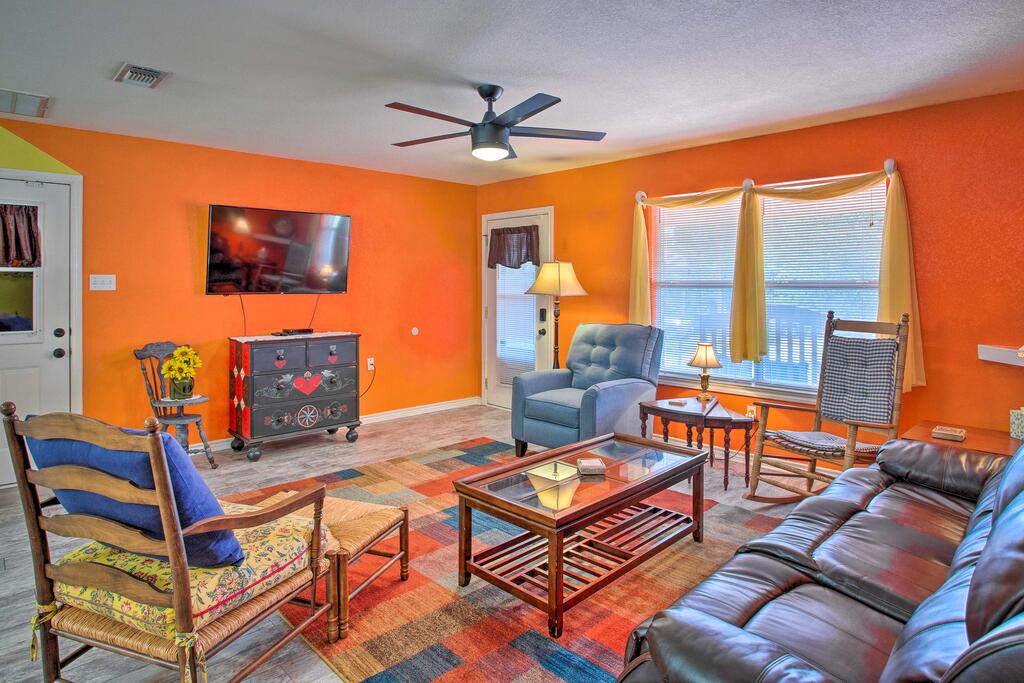 Lovely Lakeside Home With Park & Dock Access! - thumb 0