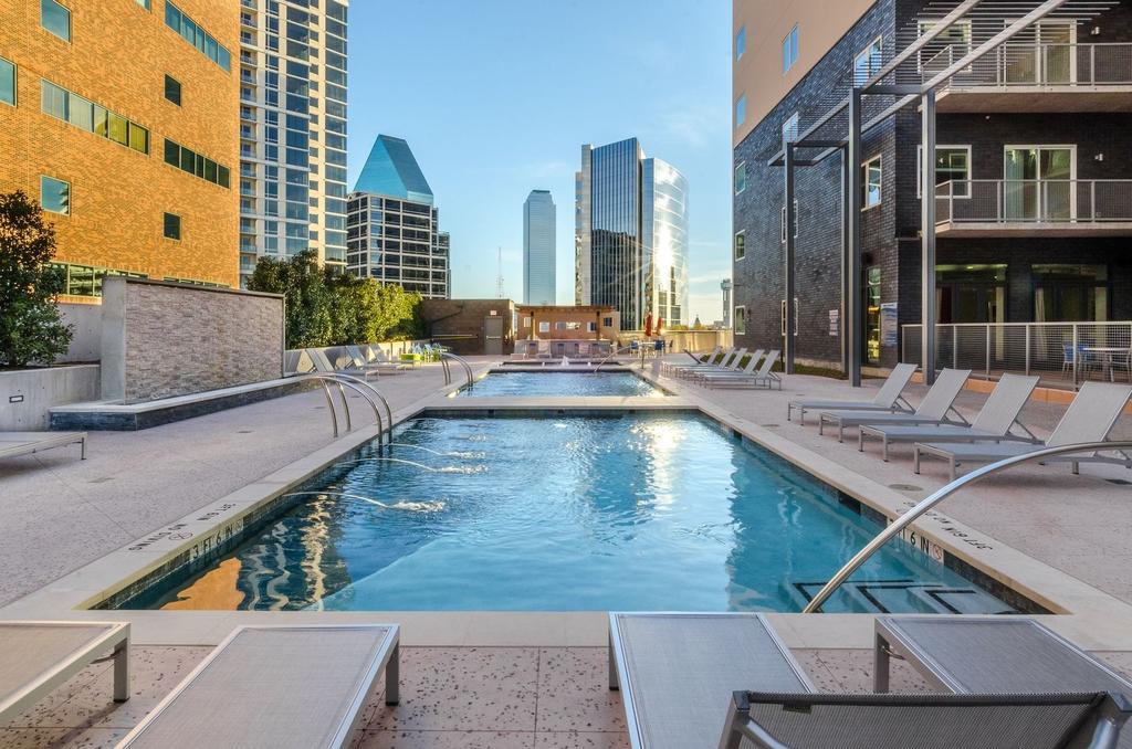 Luxe King Bed, Penthouse View In The Heart Of The City - thumb 0