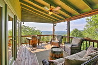 Luxurious Clayton Cabin with DecksStunning Mtn Views Accommodation Dallas