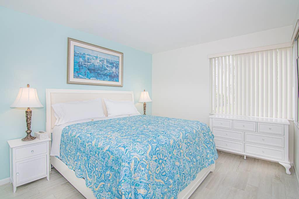 Luxury Jupiter Beach Villa 2 Bedroom 2 Bathroom - thumb 2