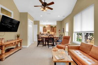 Luxury On Main St Stunning Home in Heart of Fred Accommodation Dallas