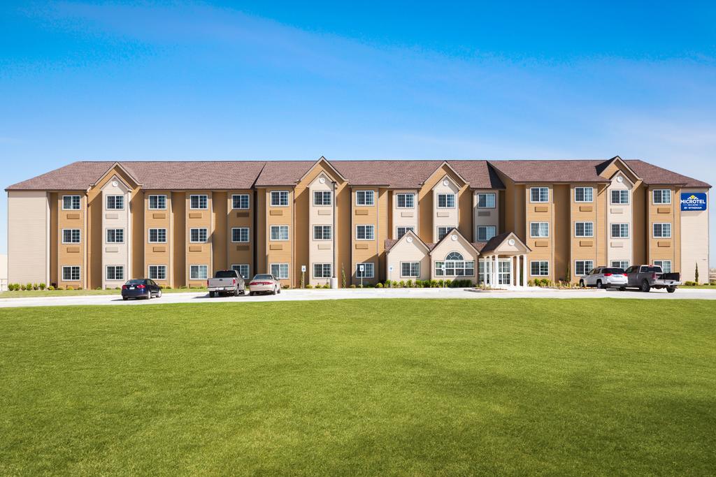 Microtel Inn & Suites Kenedy - thumb 1
