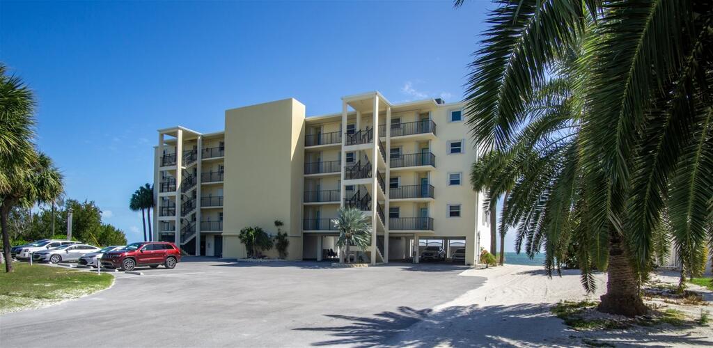 Million Dollar View - 2bed/2bath Condo With Open Water Views & Pool - thumb 3