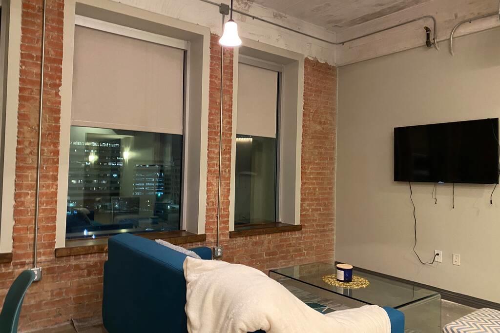 Modern And Lux Home Away From Home - thumb 2