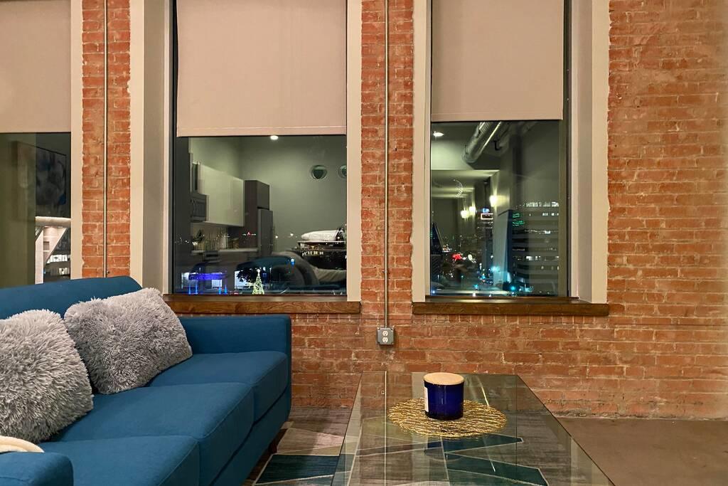Modern And Lux Home Away From Home - thumb 0