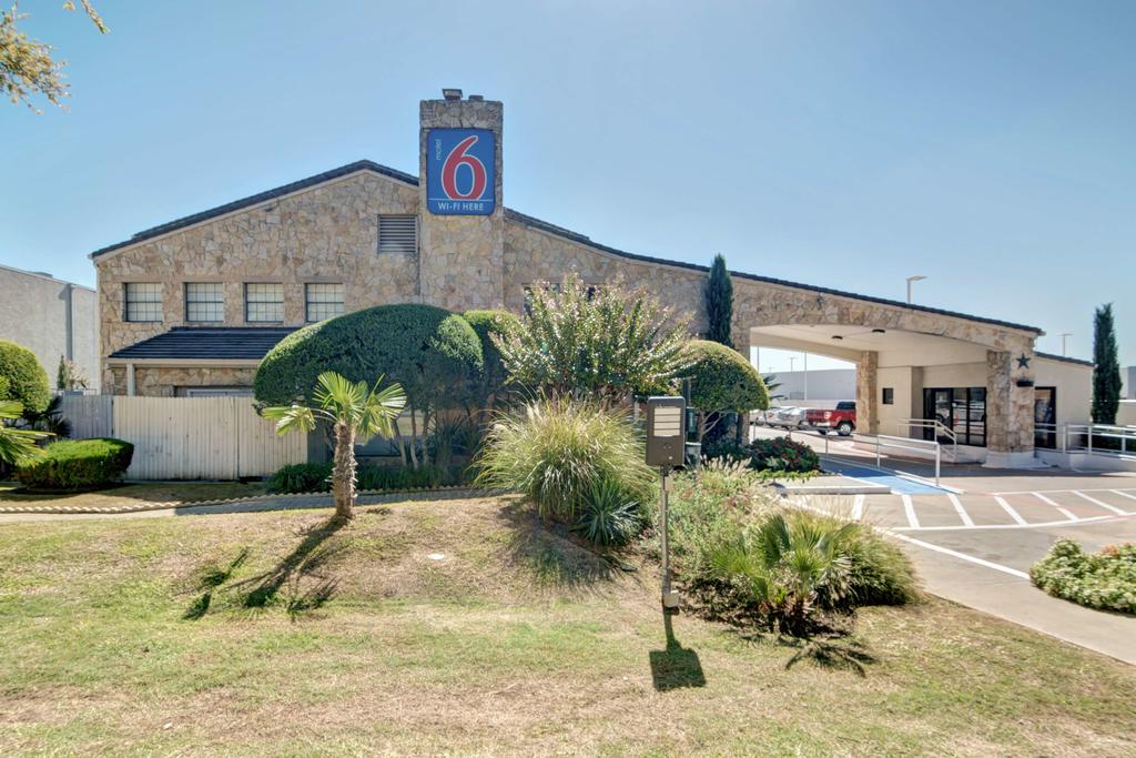Motel 6-Dallas, TX - Forest Lane - thumb 3