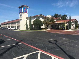 Motel 6-Dallas, TX - Market Center