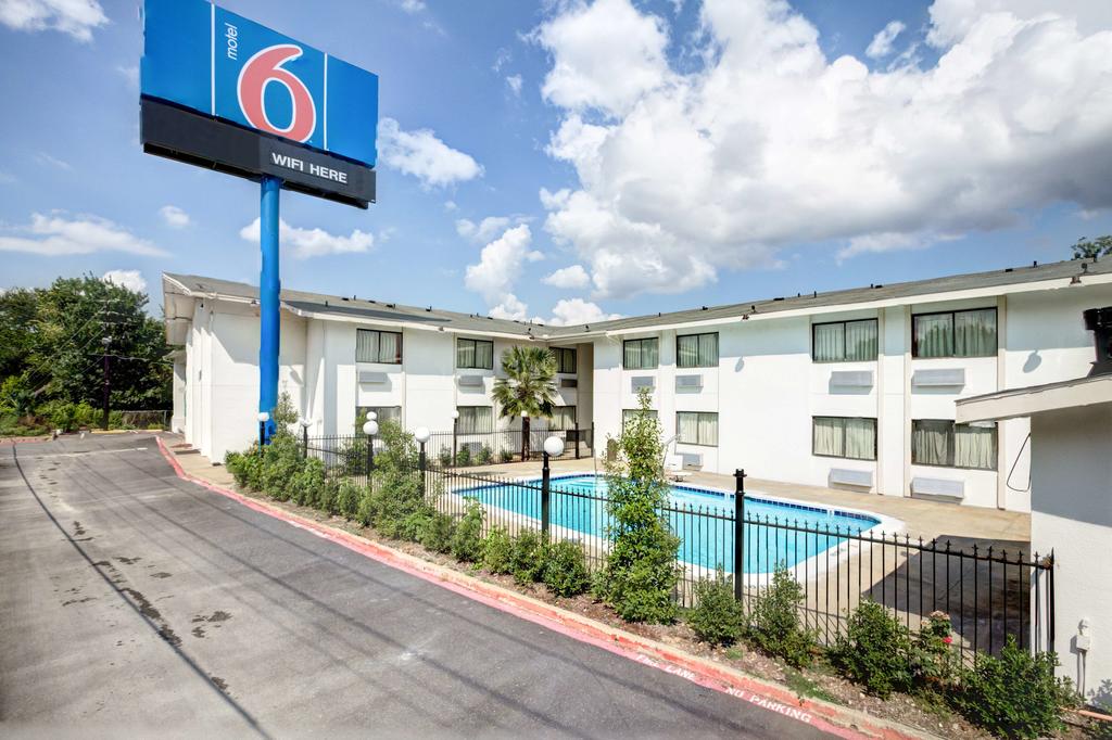 Motel 6-Dallas, TX - South - thumb 0