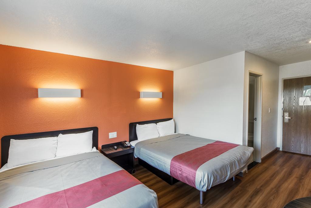 Motel 6-Dallas, TX - South - thumb 2