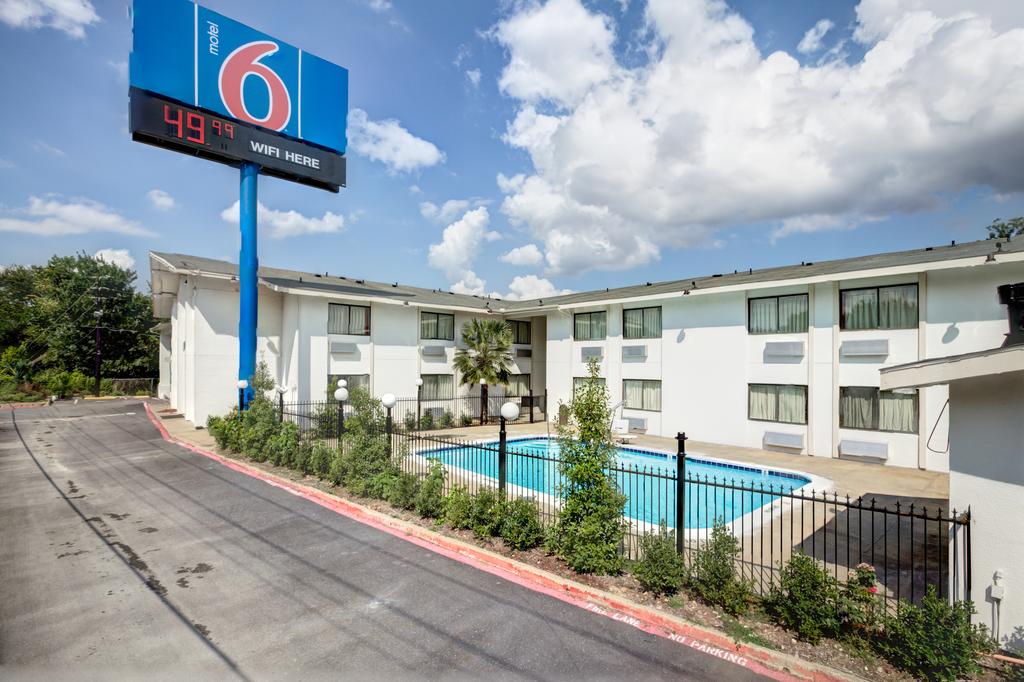 Motel 6-Dallas, TX - South - thumb 1