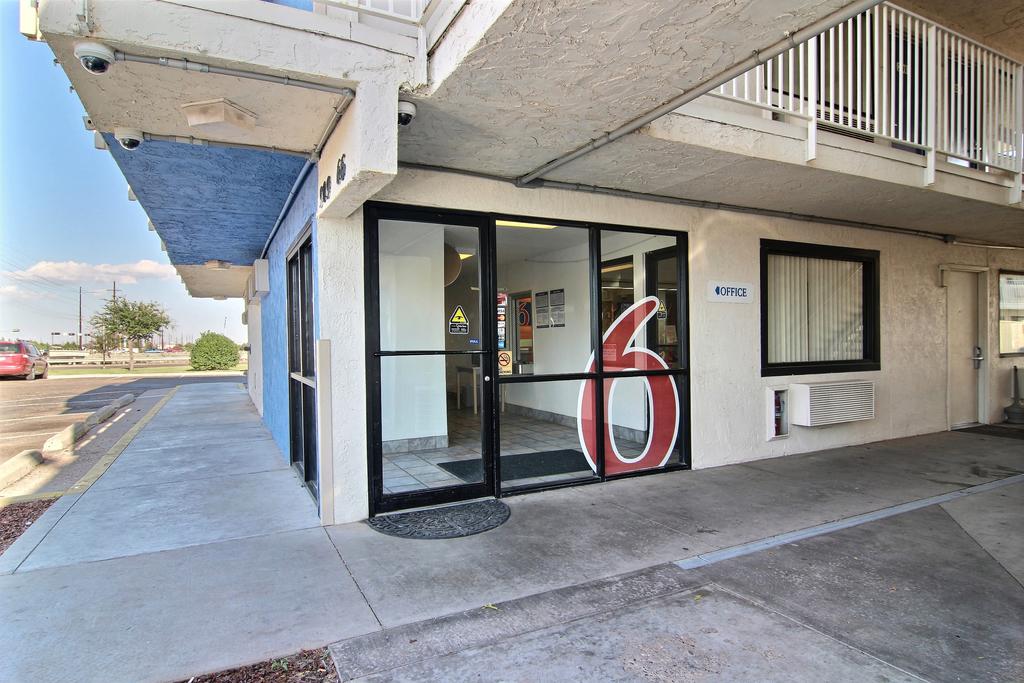 Motel 6-Lubbock, TX - thumb 2