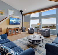 New Listing All-Suite  Eagle's Nest w/ Hot Tub home - Accommodation Dallas
