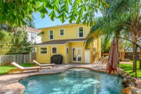 New Listing Garden Getaway w/ Backyard Pool Oasis home Accommodation Dallas