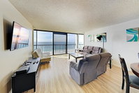 New Listing Oceanfront Pacific Beach Condo condo Accommodation Dallas