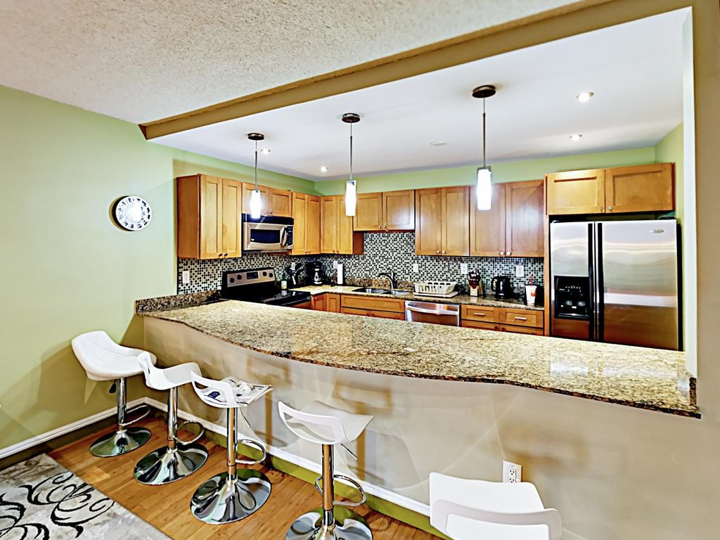 New Listing! Oceanview Condo W/ Pool & Balcony Condo - thumb 1