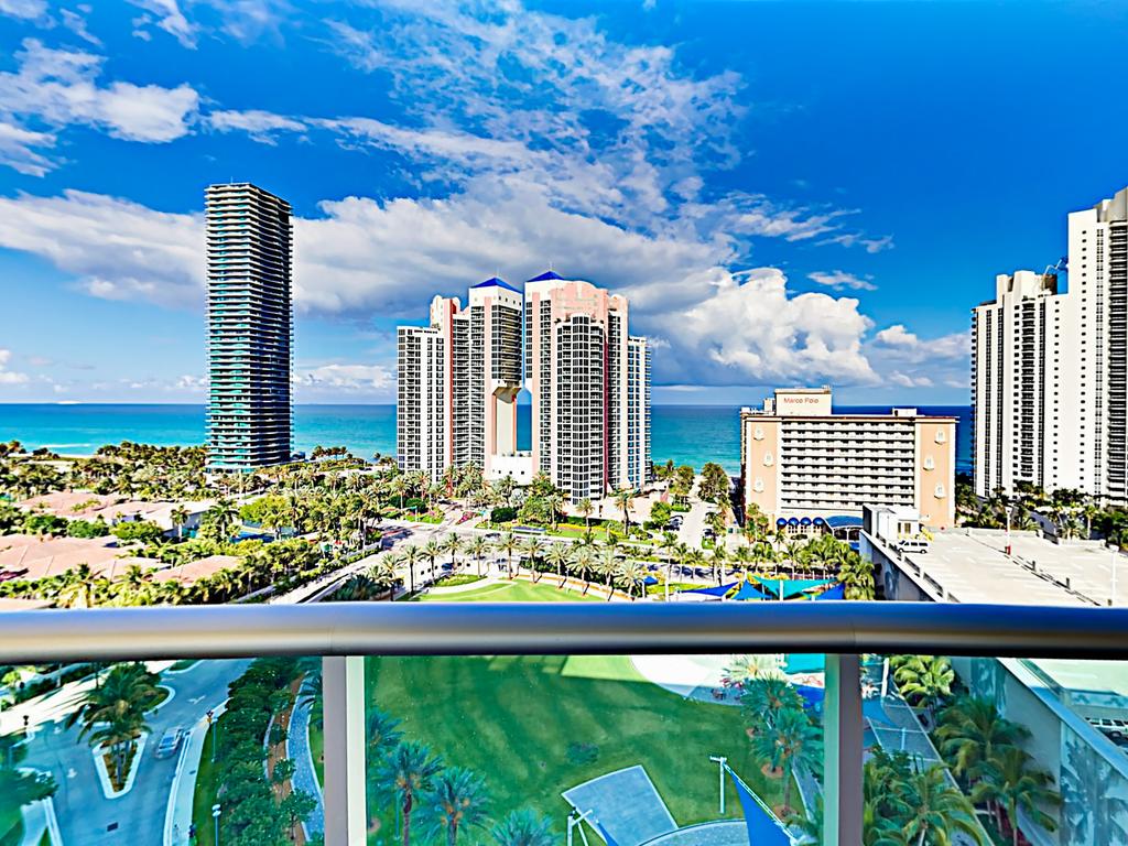 New Listing! Oceanview Condo W/ Pool & Balcony Condo - thumb 0