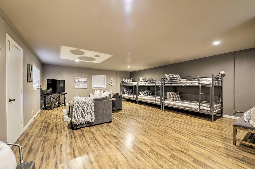 NEW! Spacious Lakefront Retreat On Lake Granbury! - thumb 2
