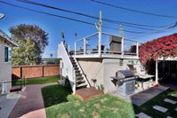 Ocean Beach Home with a Jacuzzi and Rooftop Deck with Ocean View Just Blocks to the Beach Accommodation Dallas