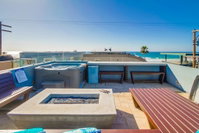 Ocean Breeze 1 Apts Accommodation Dallas