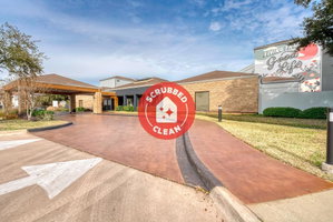 OYO Townhouse Dallas Love Field Airport