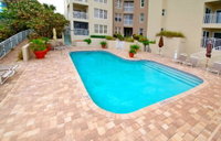 Palm House by Ocean Properties Accommodation Dallas