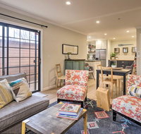 Pet-Friendly Art Deco Retreat Near Downtown - Accommodation Dallas