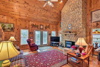 Pet-Friendly Cozy Cabin with Views By Black Rock Accommodation Dallas