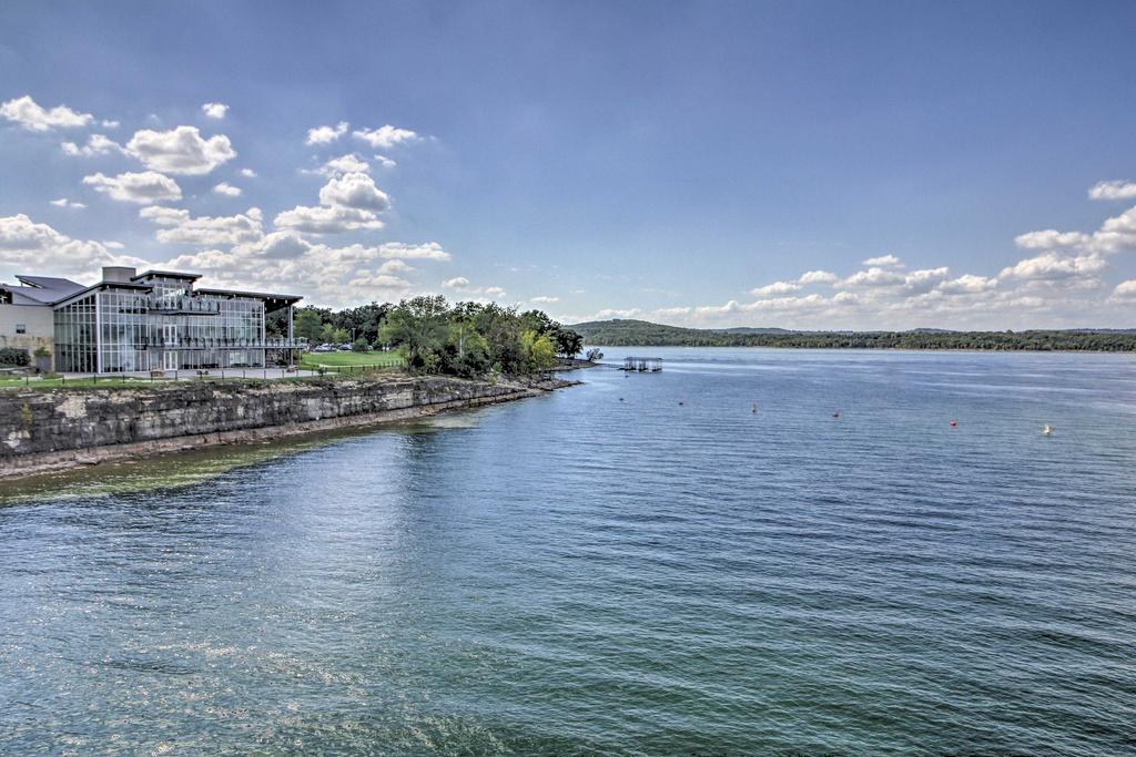 Pet-Friendly Home, 9 Mi. To Table Rock Lake! - thumb 3